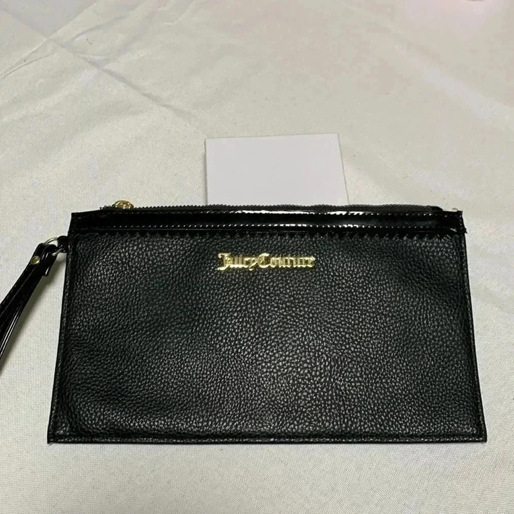 JUICY COUTURE Wristlet,excellent condition.